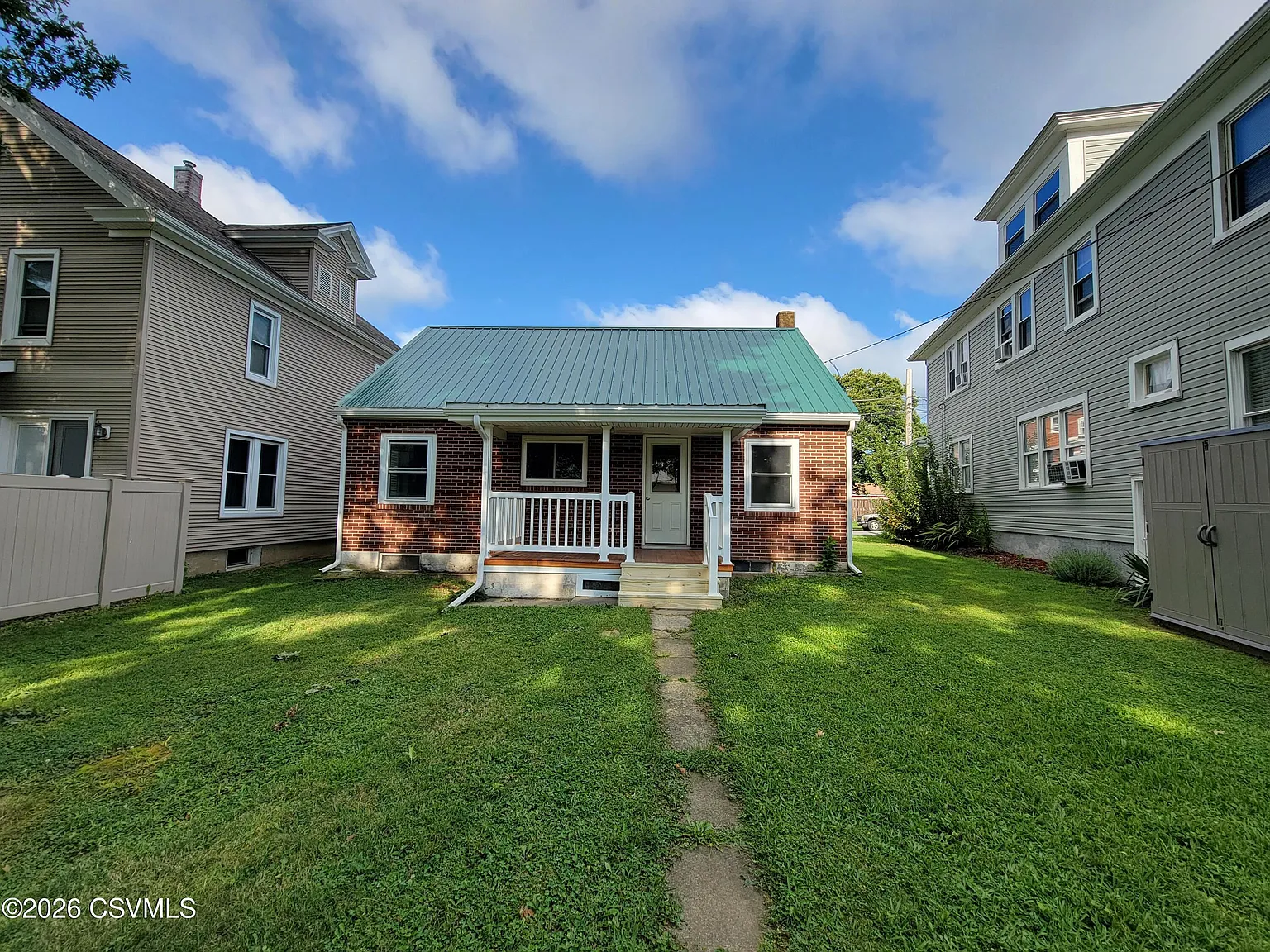 2 bed, 1000 sqft, $1,150 — Photo 2