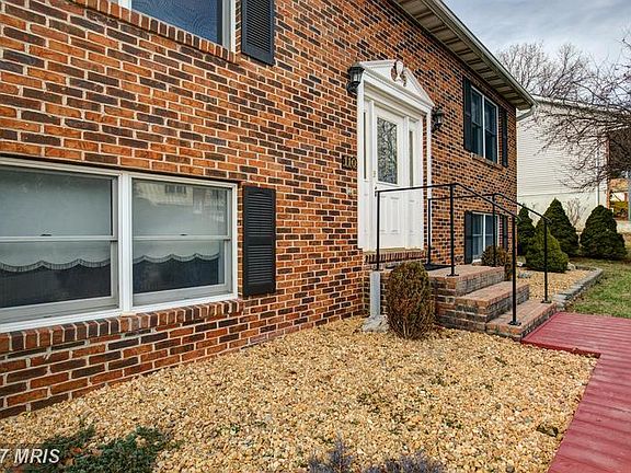 4th image of 110 Cloverdale Ct