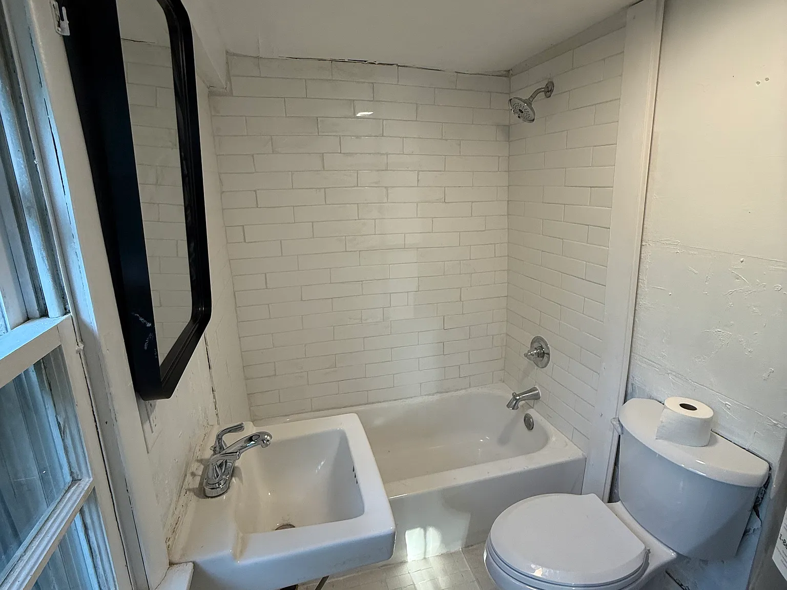 3 bed, 1100 sqft, $2,400 — Photo 2