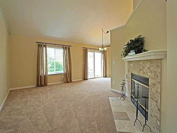 4th image of 4389 Towneside Ct