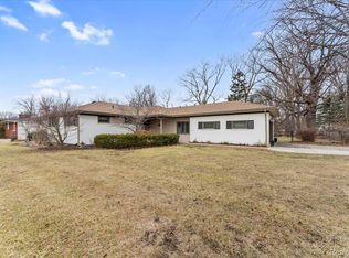 21524 Thorofare Rd, Grosse Ile, MI 48138