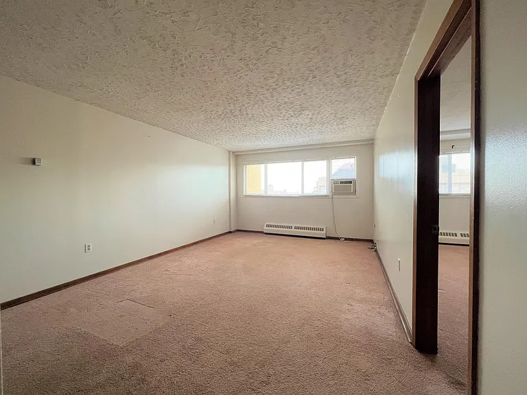 2249 Cornwall St — Photo 2