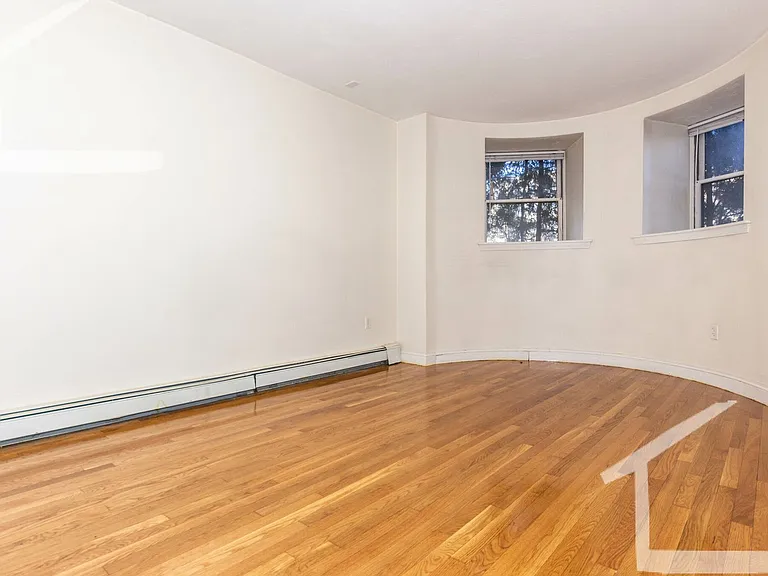 1136 Commonwealth Ave #7G — Photo 1