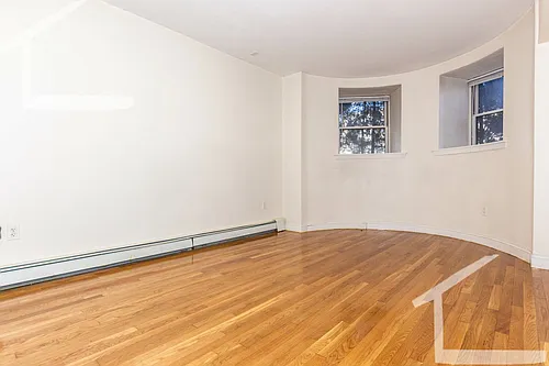 1136 Commonwealth Ave #7G Photo 1