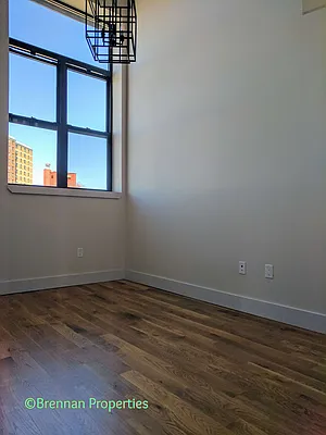 Rented by Manhattan Management LLC | media 35