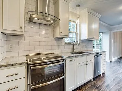 1806 Southridge Dr — Photo 9