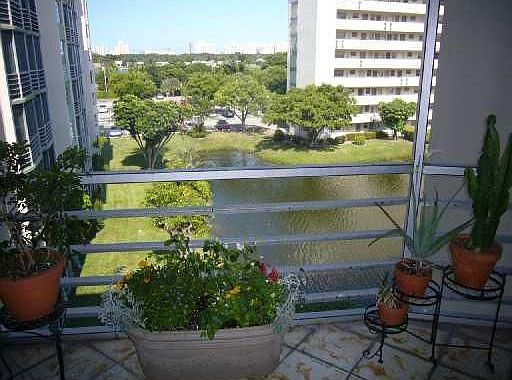 1st image of 1770 NE 191st St APT 507