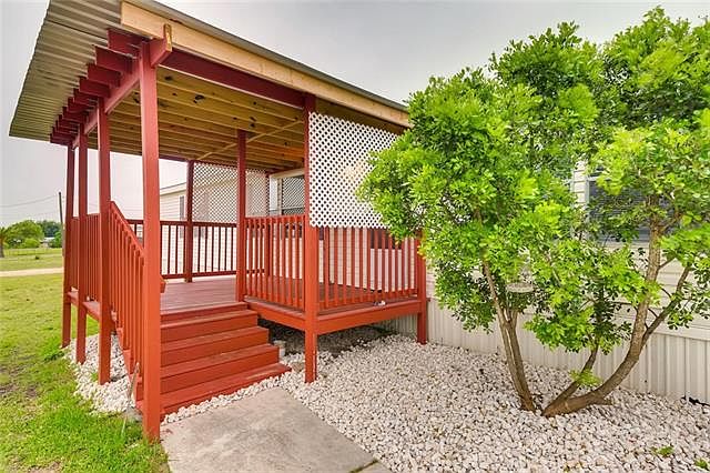 1st image of 120 Kaitlyn Pl