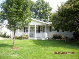 95 Sally Dr, Florissant, MO 63031