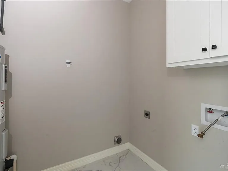 822 Whitewing St — Photo 10
