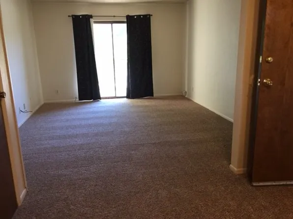 809 Pine St APT D, Mount Shasta, CA 96067