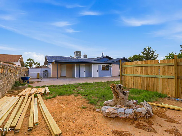 2624 Lake Victoria Dr #A — Photo 33