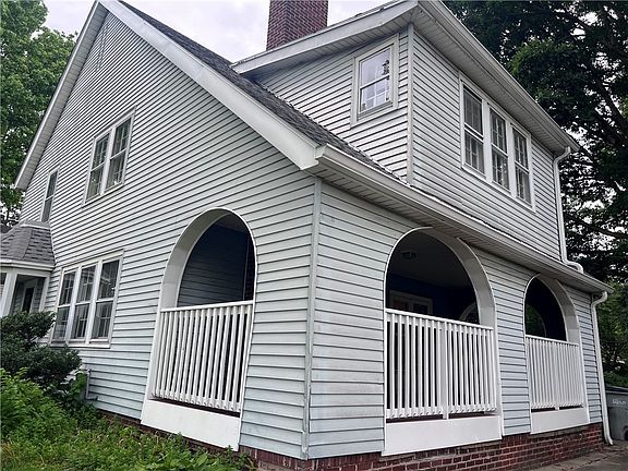 2nd image of 1328 W Riverview Ave