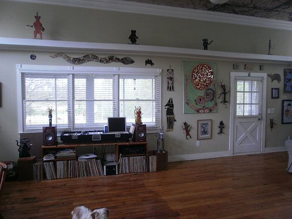 3rd image of 535 N Woodlawn Dr