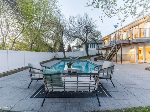 9748 S Chylene Dr, Sandy, UT 84092