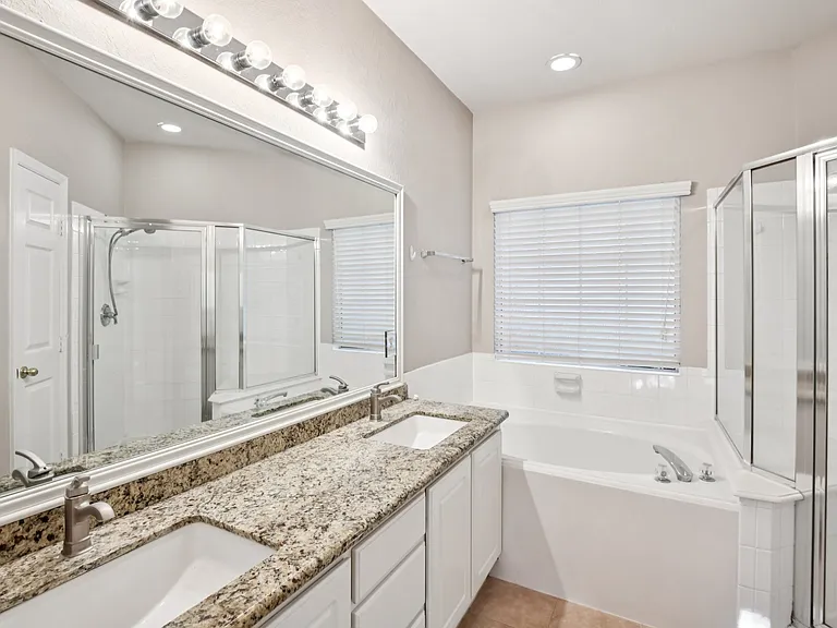 27 Endor Forest Pl — Photo 12