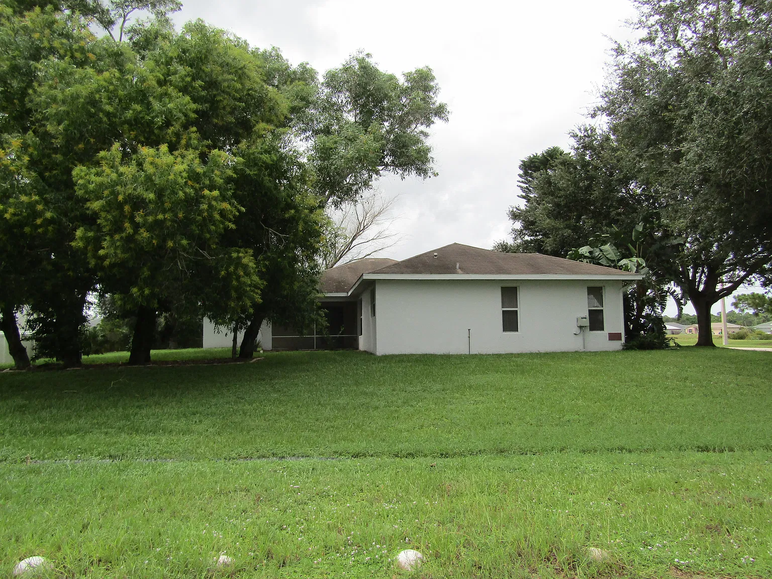 4 bed, 1810 sqft, $2,300 — Photo 2