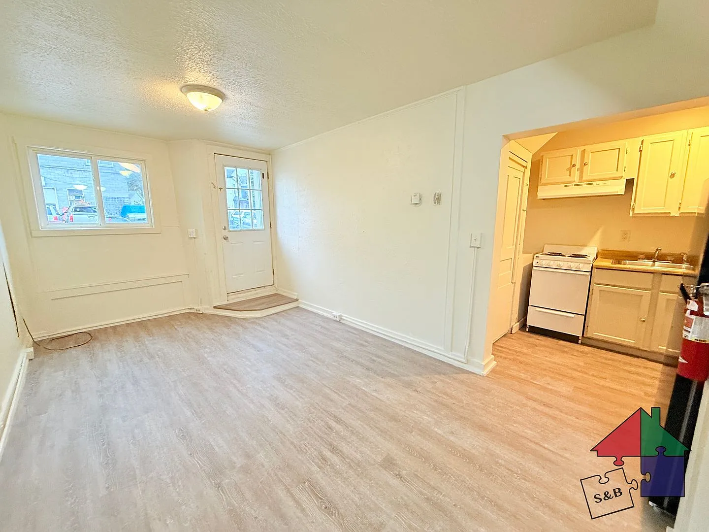 94 Malletts Bay Avenue — Photo 2