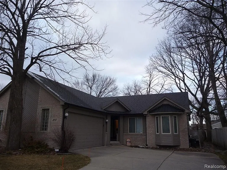 215 Cherry Dr — Photo 20