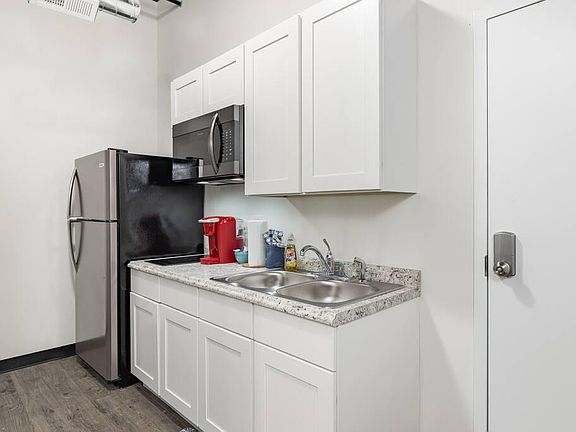 4th image of 620 S 3rd St #3