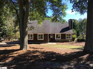 221 Inn Cir, Fountain Inn, SC 29644
