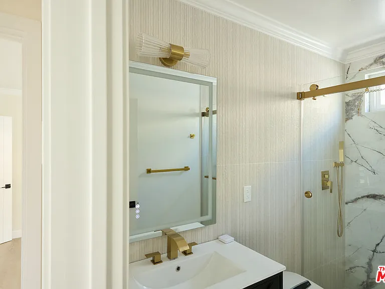 1223 23rd St #B — Photo 11