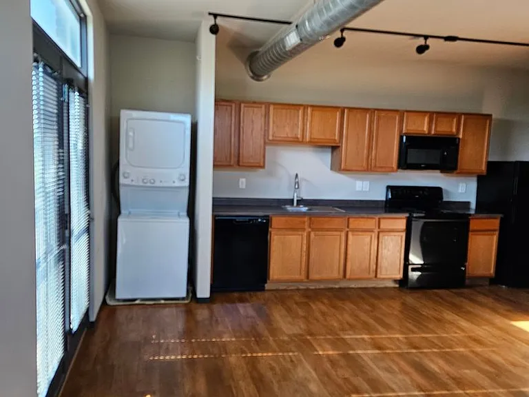 1629 E Michigan Ave — Photo 15