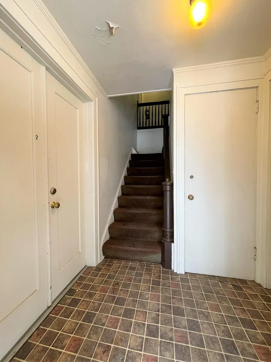 Building Photo - 148 Marston Ave #2