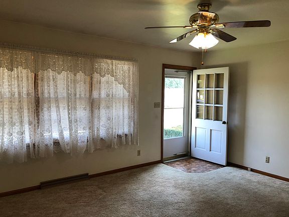3rd image of 1521 Viking Ln