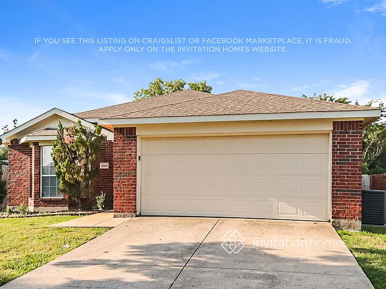1044 Waterview Dr — Photo 3