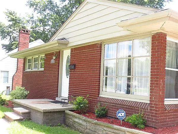 26265 W Six Mile Rd — Photo 31