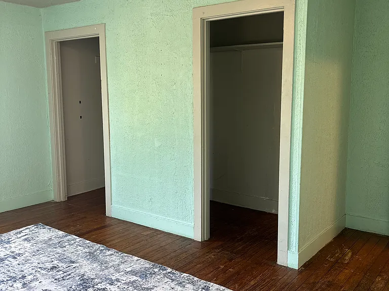 307 E Superior St — Photo 19