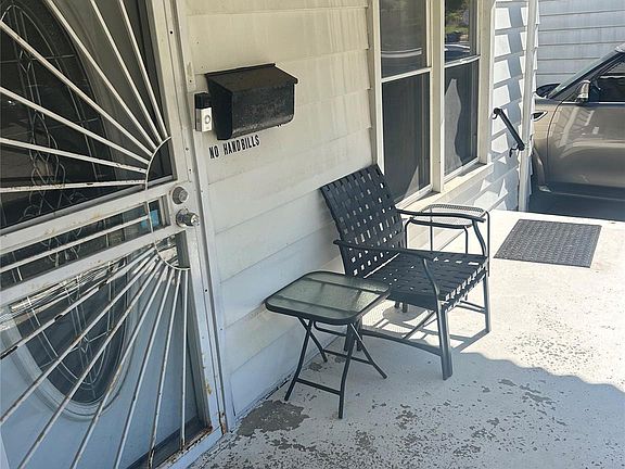 3rd image of 19510 Dresden St