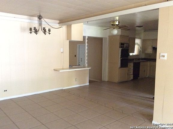 4th image of 415 Harcourt Ave
