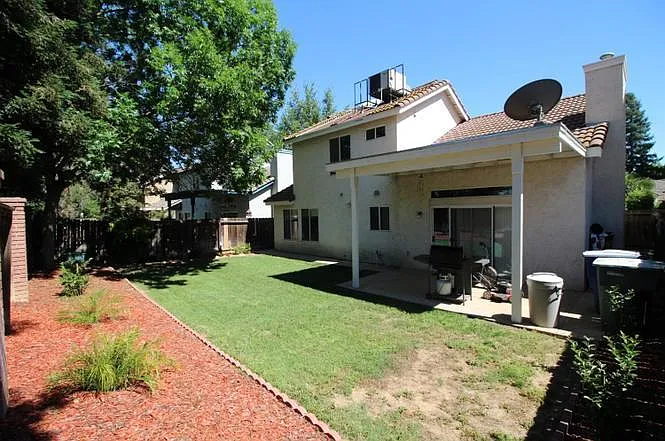 1408 E Salem Ave — Photo 33