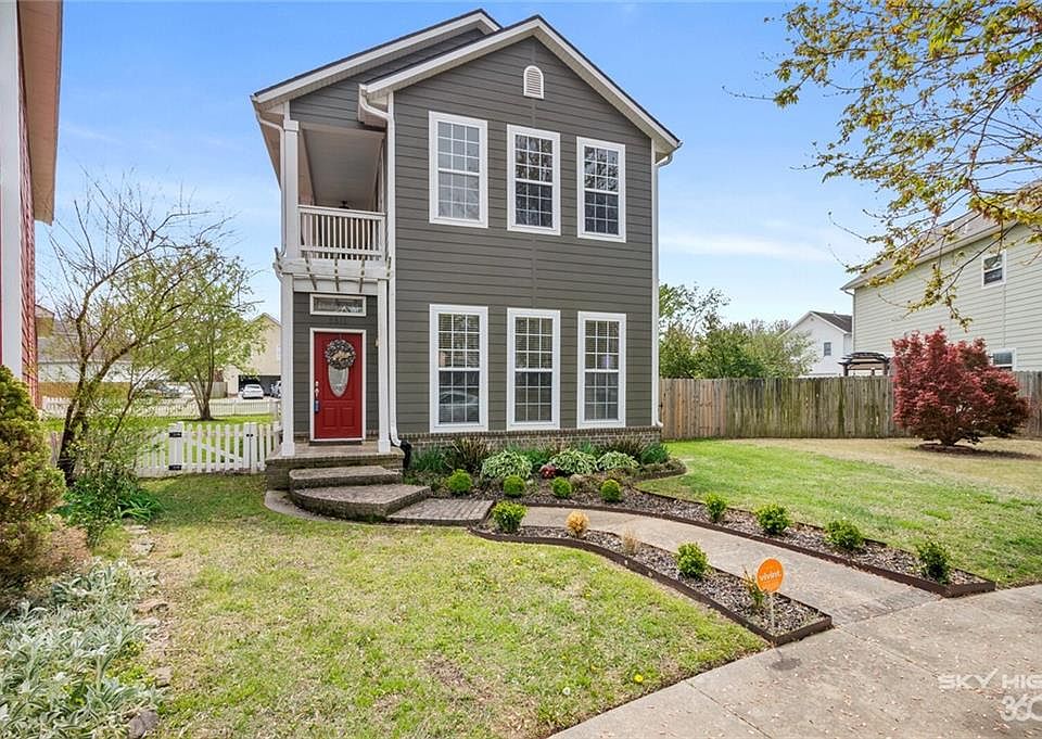 1st image of 3511 W Belmont Cir