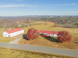 2890 Hunters Ridge Rd, Hillsville, VA 24343