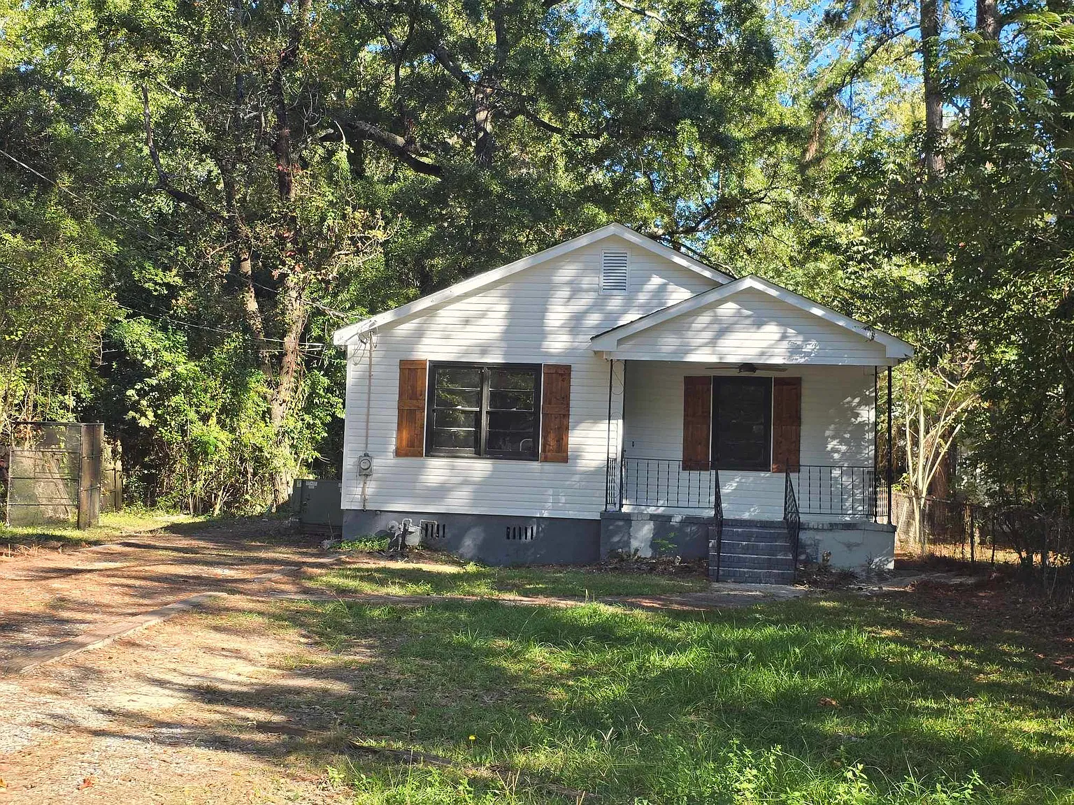 2 bed, 1200 sqft, $1,300 — Photo 1