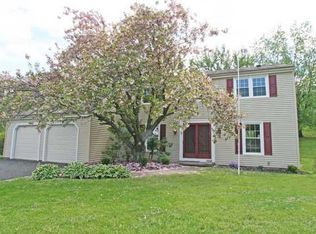 5 Canon Rdg, Fairport, NY 14450