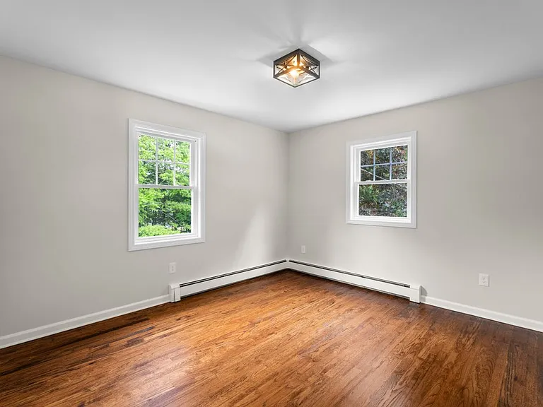 831 Nut Plains Rd — Photo 14