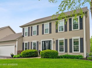 531 Meadowview Dr, West Chicago, IL 60185