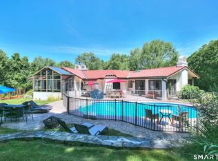 20 Scenic Hill Ln, Monroe, CT 06468
