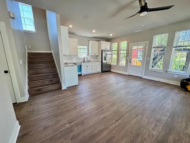 3 bed, 1199 sqft, $1,895 — Photo 2