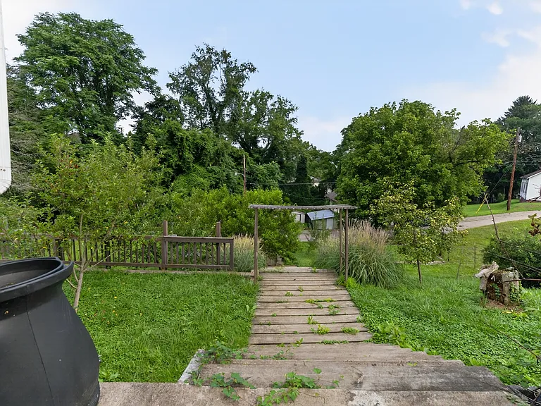 138 Austin Ave — Photo 11