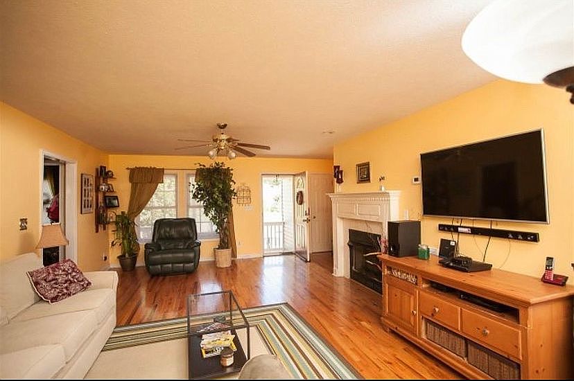 1st image of 319 Bear Dr