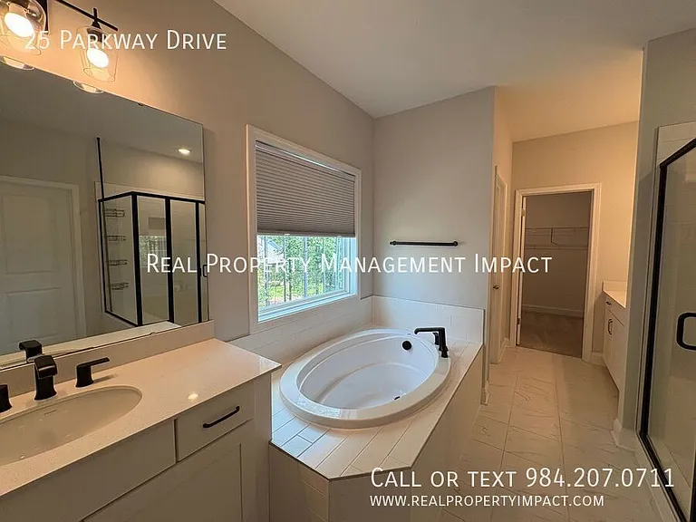 25 Parkway Dr — Photo 40