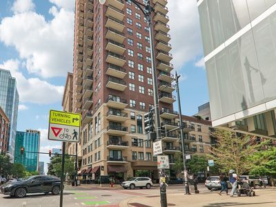 41 E 8th St APT 3301, Chicago, IL, 60605