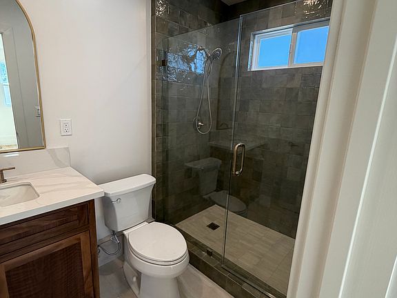 2nd image of 1516 Wells Ave #B