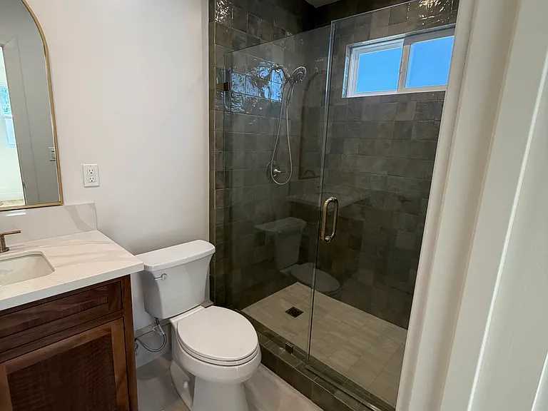 1516 Wells Ave #B — Photo 2