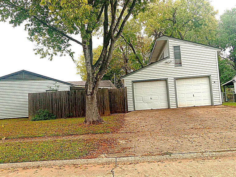Garage. behind house